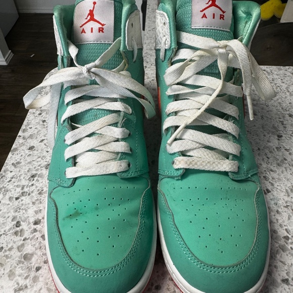 Air Jordan 1 Retro GG Verde Suede Sneakers - Picture 6 of 7